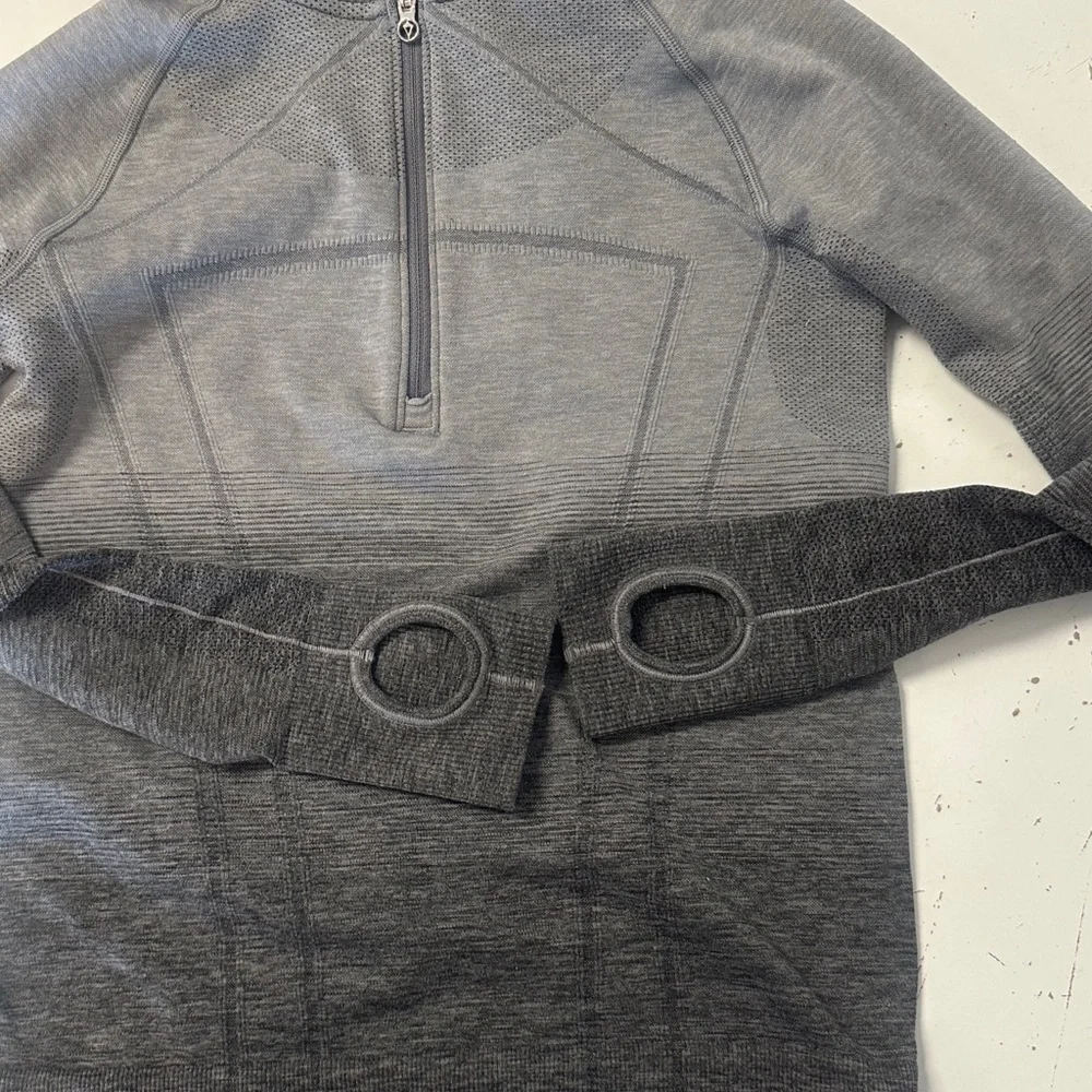 Ivivva Swiftly Tech 1/4 Zip Pullover Ombré Gray 10